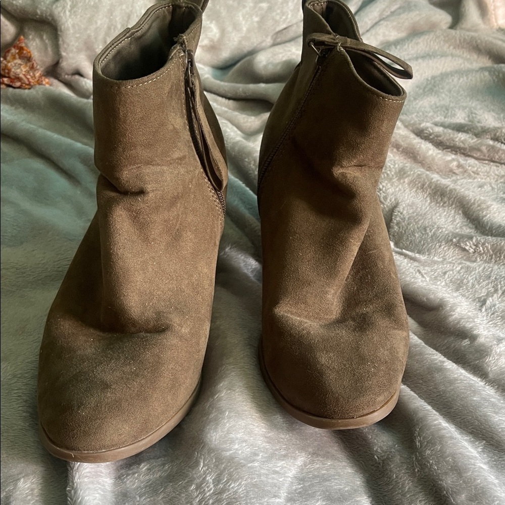 Old Navy Olive Green Ankle Booties